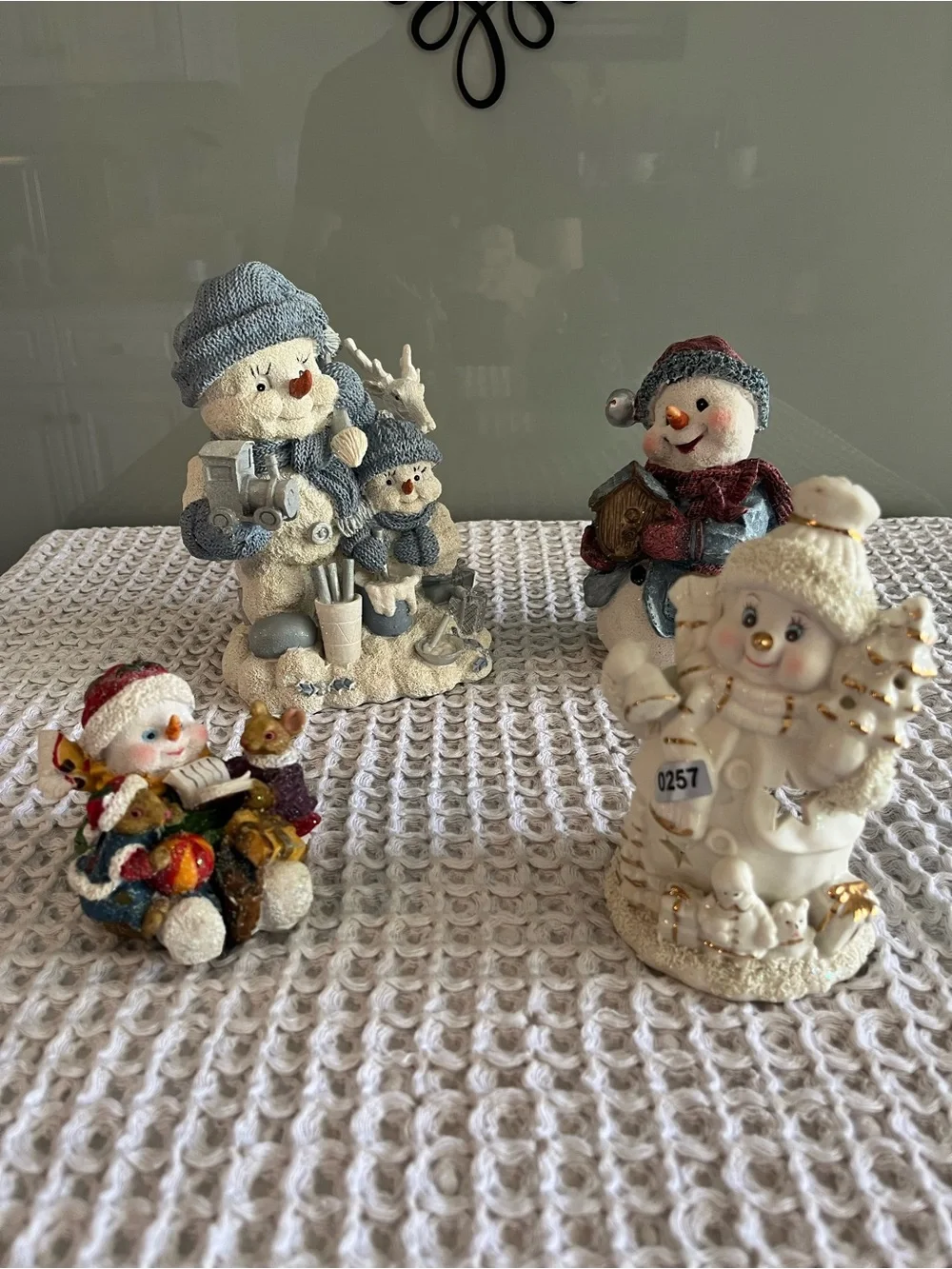 Set a 4 vintage Christmas snowman figurines, large snow, buddies and More 257